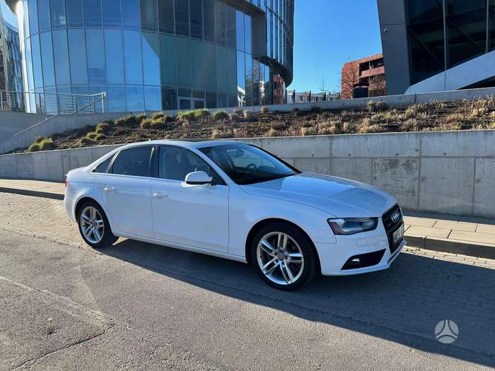 Audi A4, 2.0 l., Седан