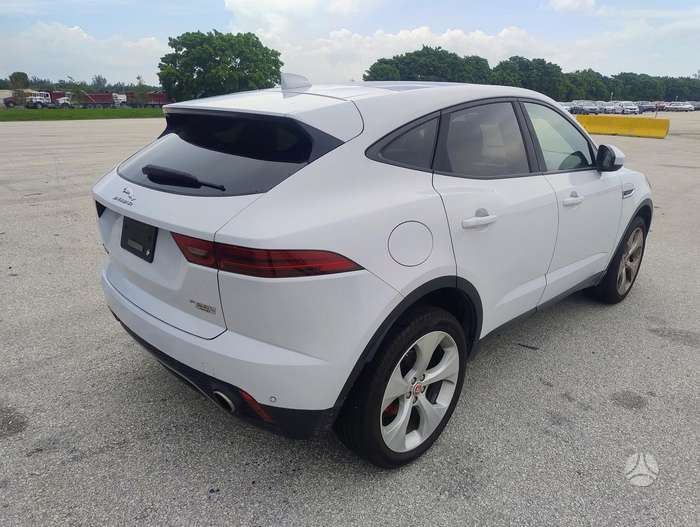 Jaguar E-Pace, 2.0 l., off-road / crossover