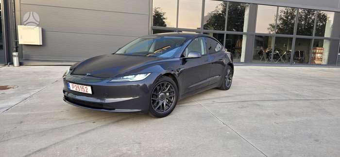Tesla Model 3, 82 kWh, hatchback