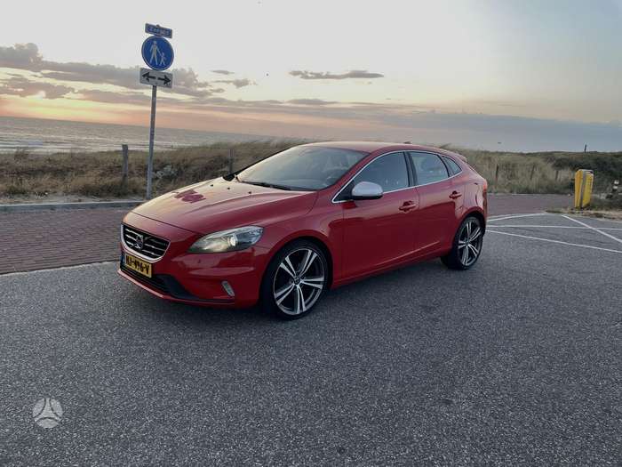 Volvo V40, 2.0 l., hatchback