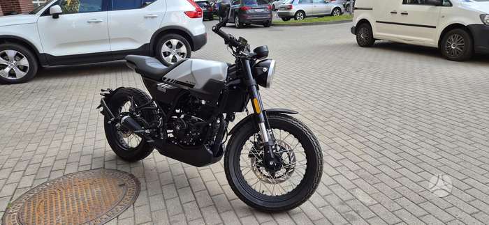 Brixton Crossfire 125 125cc, street / classic