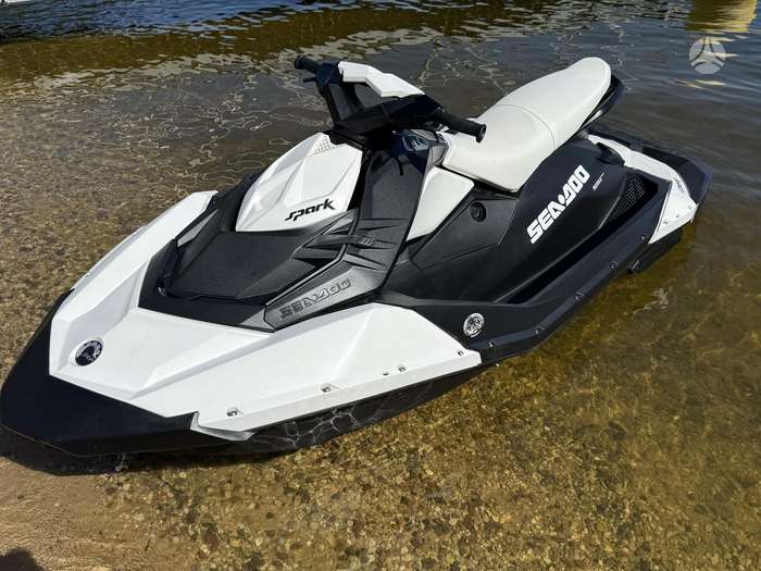 Sea-Doo Spark 3Up, jet skis