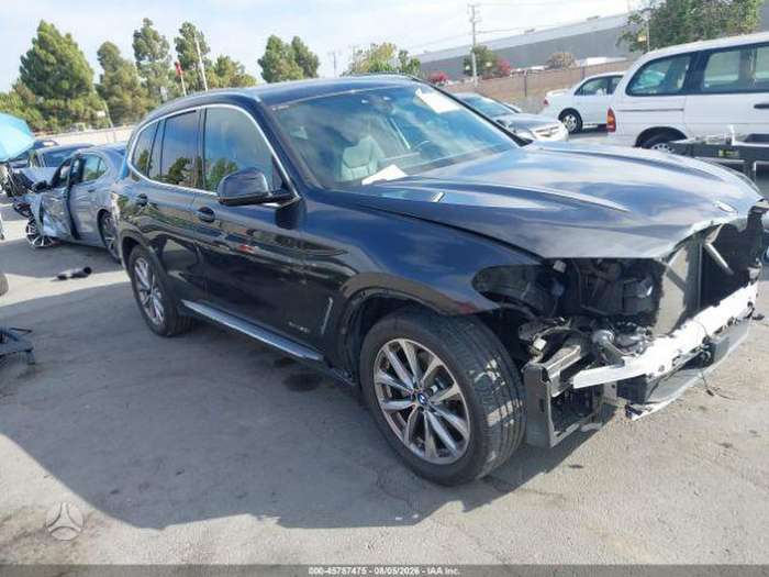BMW X3, off-road / crossover