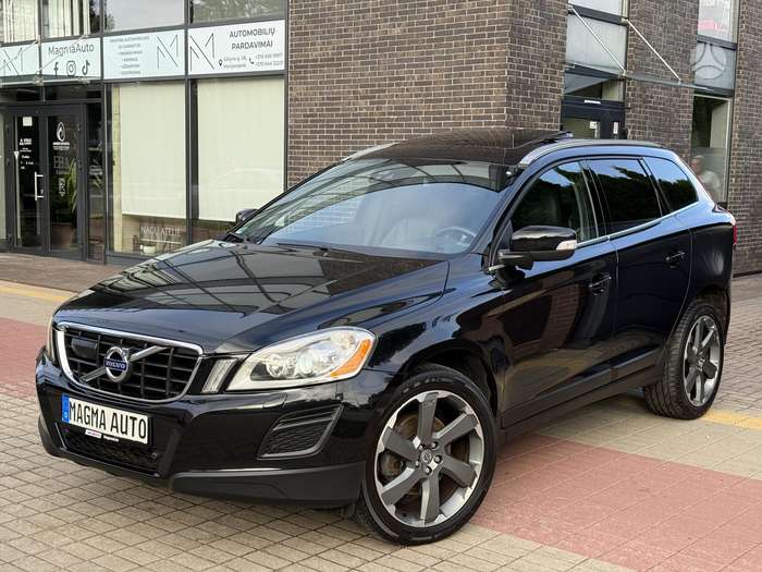 Volvo XC60, 2.4 l., off-road / crossover