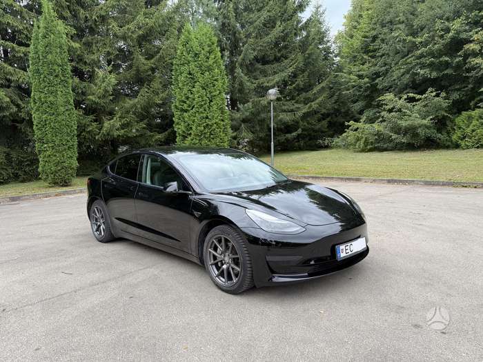 Tesla Model 3, 54 кВт·ч, Хэтчбек