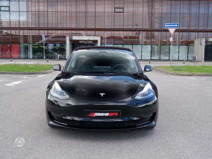 Tesla Model 3, 60 кВт·ч, Седан