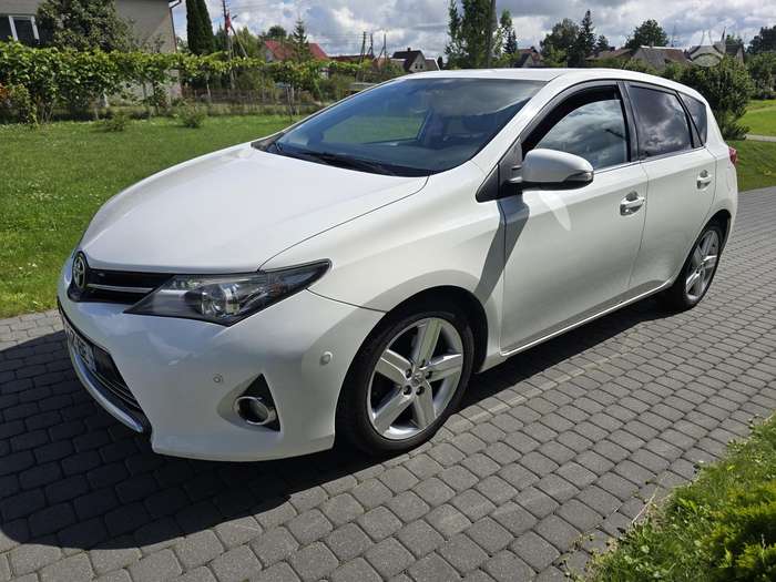 Toyota Auris, 2.0 l., hatchback