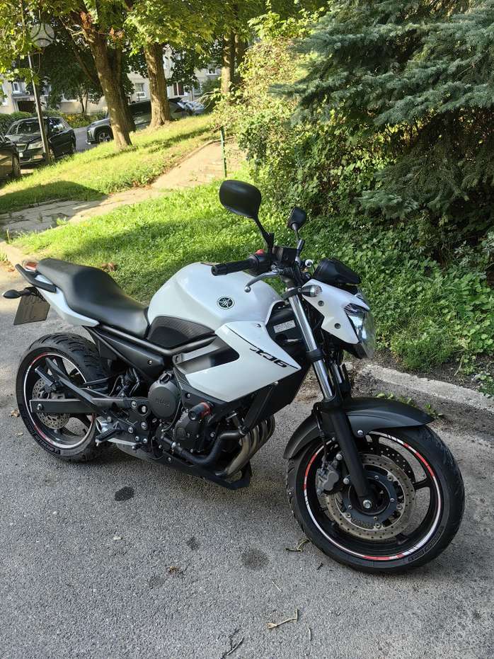 Yamaha XJ6 600cc, street / classic