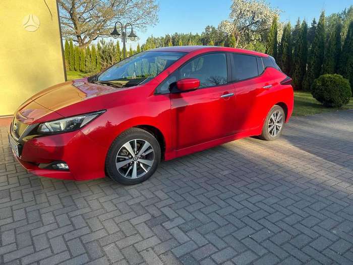 Nissan Leaf, hatchback