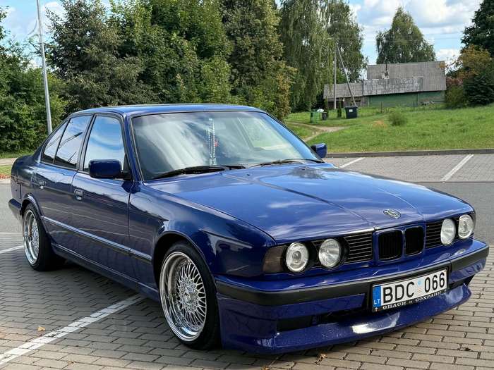 BMW 524, 2.4 l., Седан