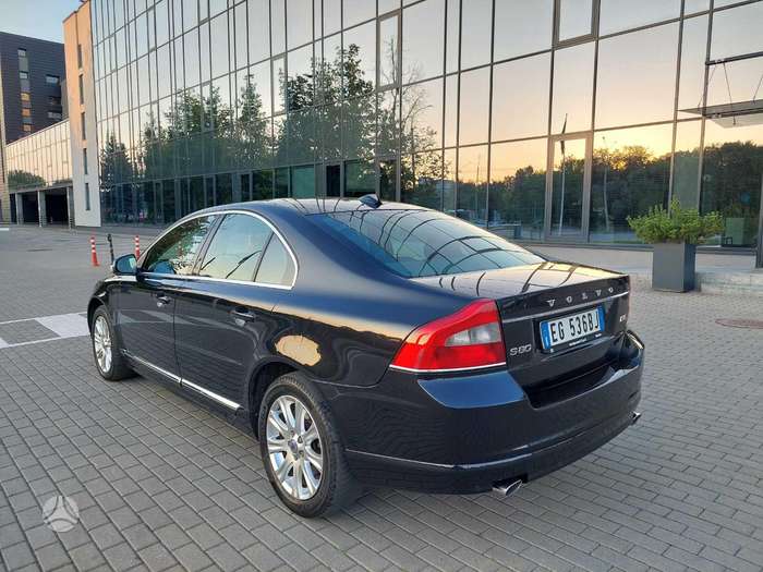 Volvo S80, 2.4 l., Седан