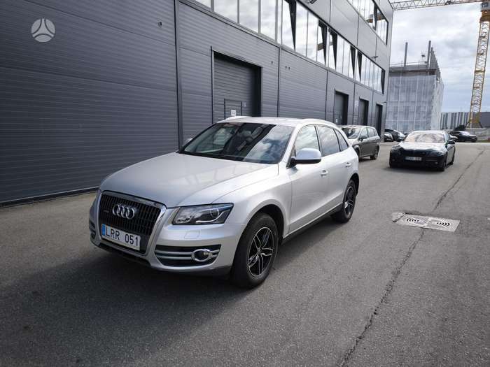 Audi Q5, 2.0 l., off-road / crossover