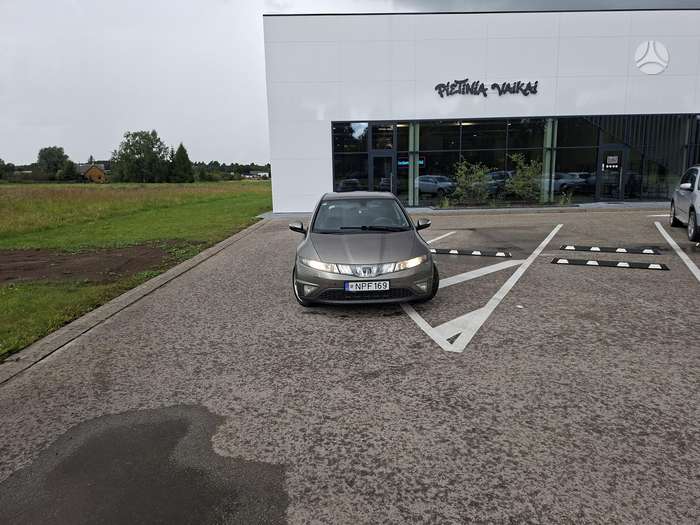 Honda Civic, 1.8 l., hatchback