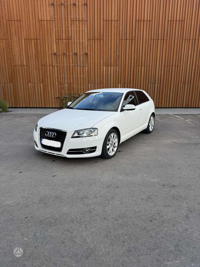 Audi A3, 1.6 l., hatchback