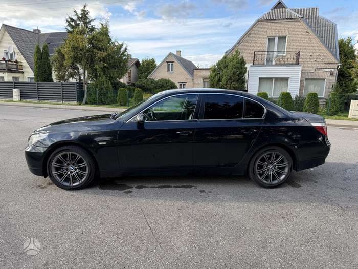 BMW 525, 2.5 l., Седан