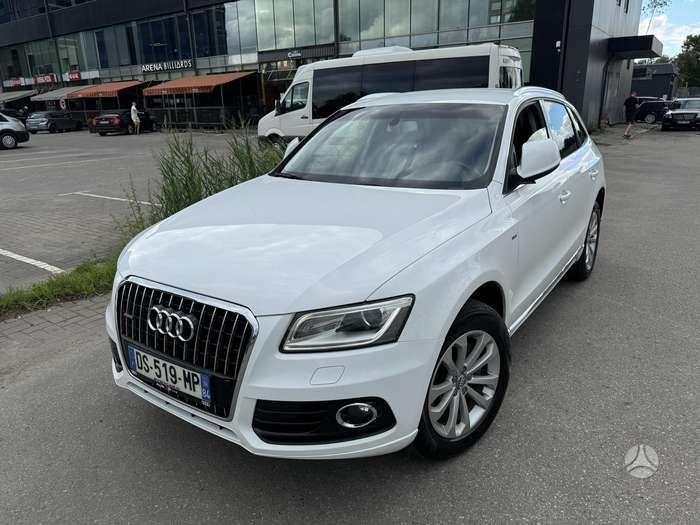 Audi Q5, 2.0 l., off-road / crossover