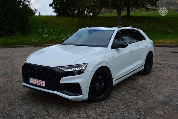 Audi Q8, off-road / crossover