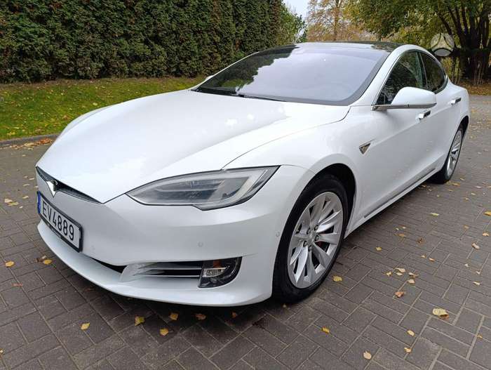 Tesla Model S, 90 kWh, hatchback