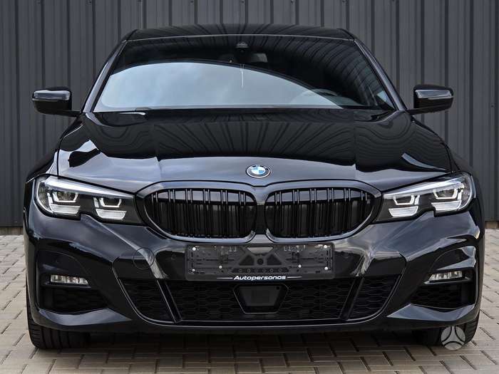 BMW 330, 3.0 l., Седан
