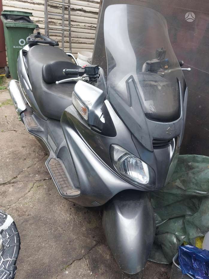 Suzuki Burgman 650cc, scooters / mopeds