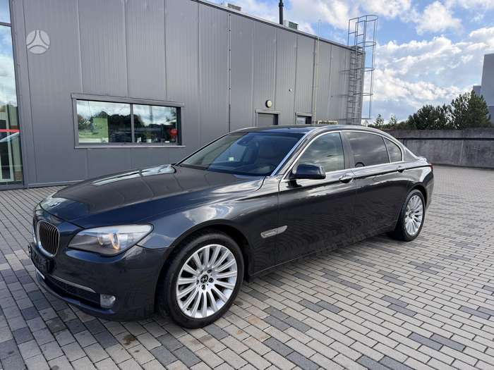 BMW 730, 3.0 l., Седан