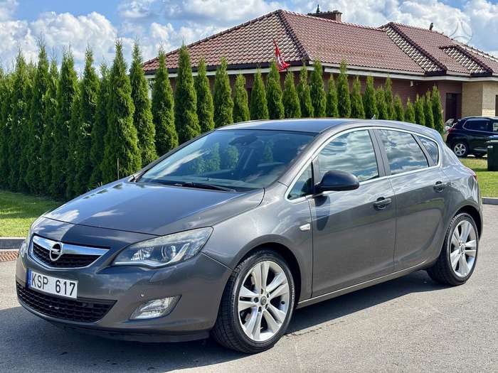 Opel Astra, 1.7 l., Хэтчбек