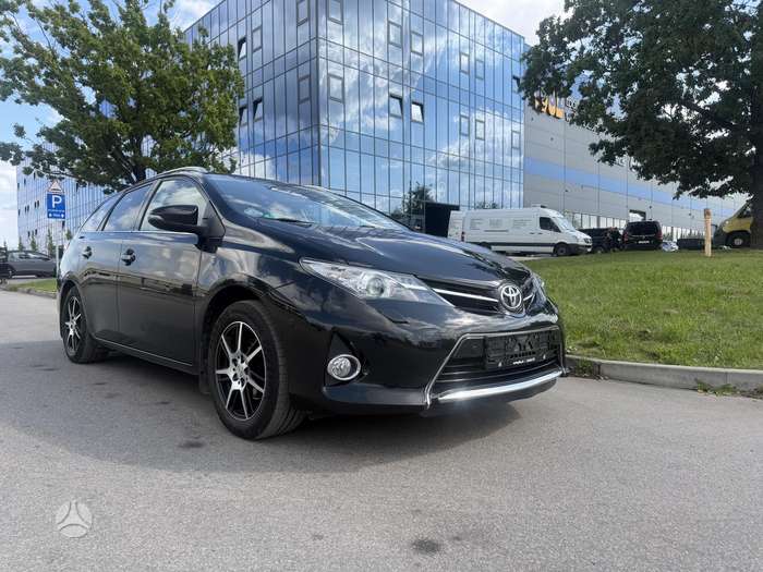 Toyota Auris, 1.6 l., Универсал
