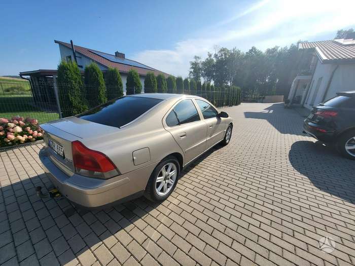 Volvo S60, 2.4 l., Седан