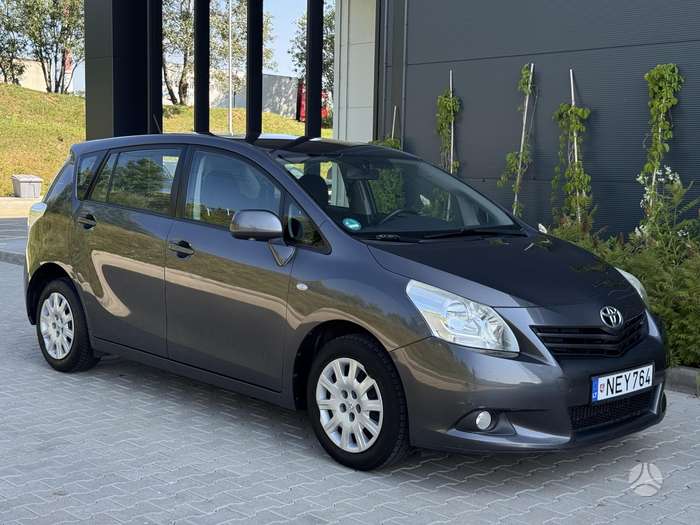 Toyota Verso, 2.0 l., mpv / minivan