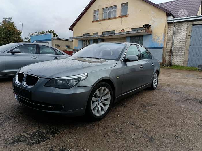 BMW 520, 2.0 l., Седан
