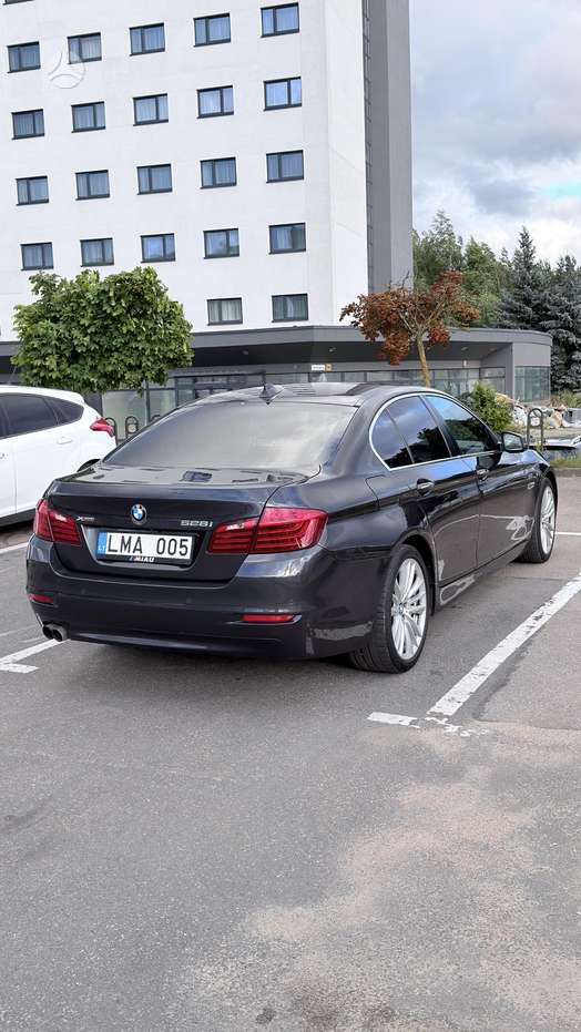 BMW 528, 2.0 l., saloon / sedan