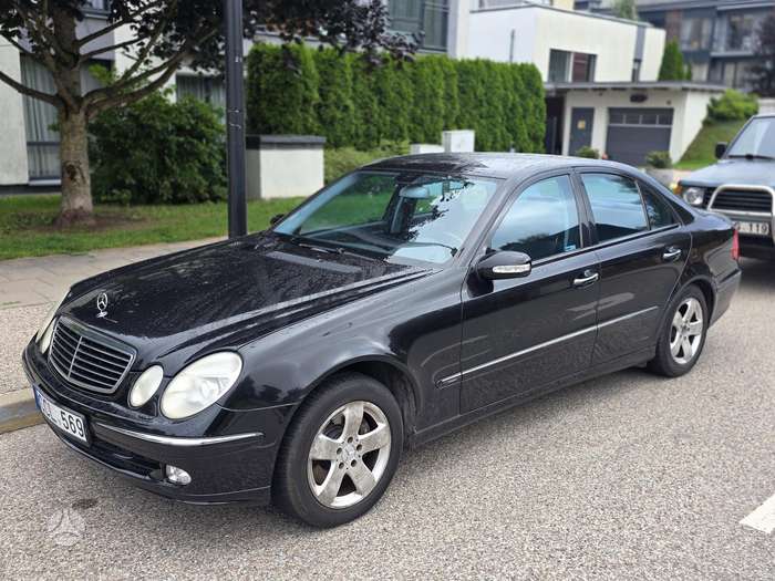 Mercedes-Benz E320, 3.2 l., Седан