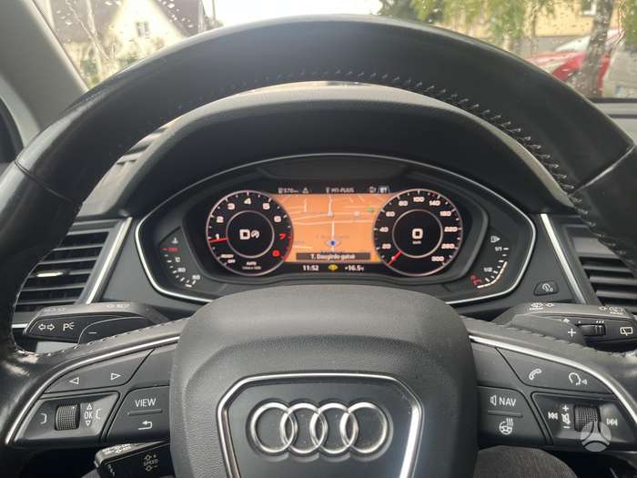 Audi Q5, 2.0 l., Минивэн