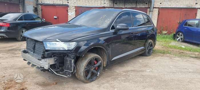Audi Q7, 3.0 l., off-road / crossover