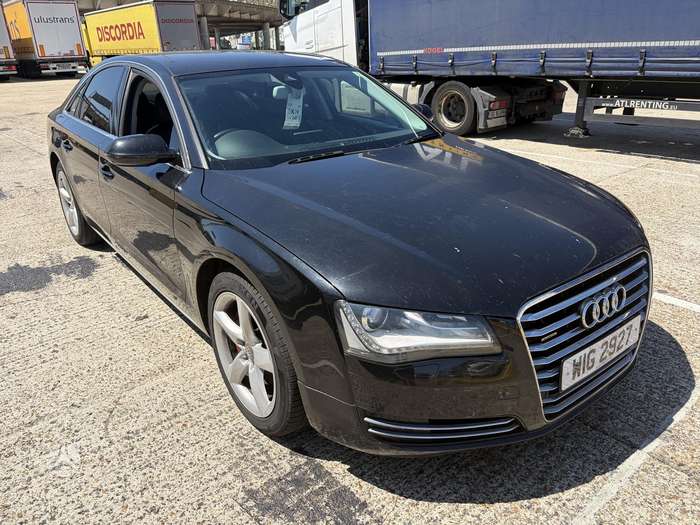 Audi A8, 3.0 l., Седан