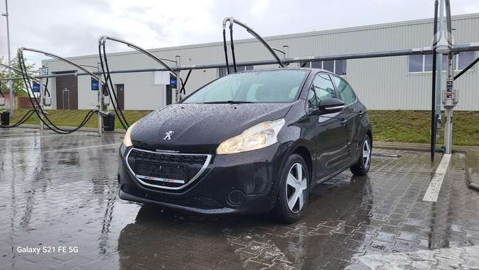 Peugeot 208, 1.2 l., hatchback