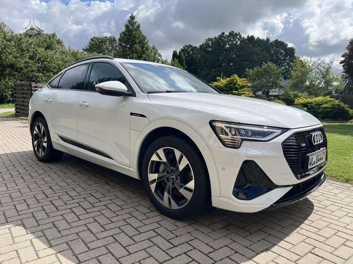 Audi e-tron, 95 кВт·ч, Внедорожник / Кроссовер