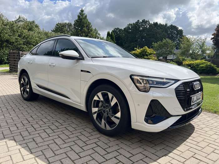 Audi e-tron, 95 kWh, off-road / crossover