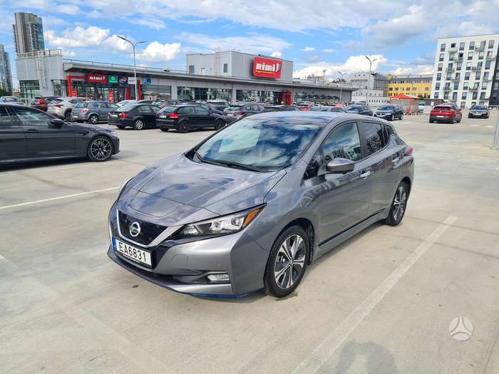 Nissan Leaf, 62 kWh, hatchback
