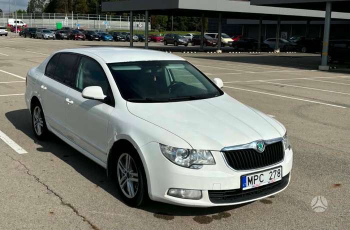 Skoda Superb, 1.6 l., Хэтчбек