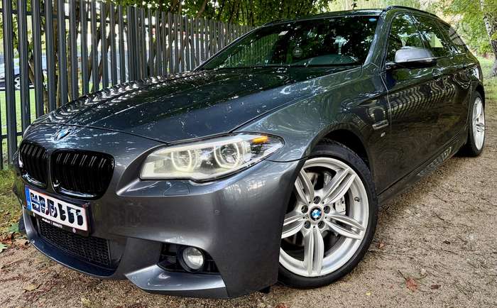 BMW 530, universalas