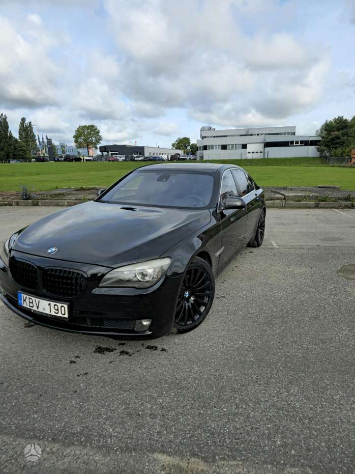 BMW 740, 4.0 l., Седан