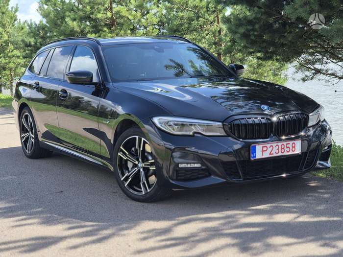 BMW 330, 2.0 l., wagon