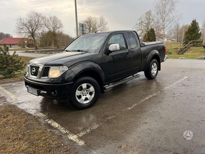 Nissan Navara, 2.5 l., Пикап