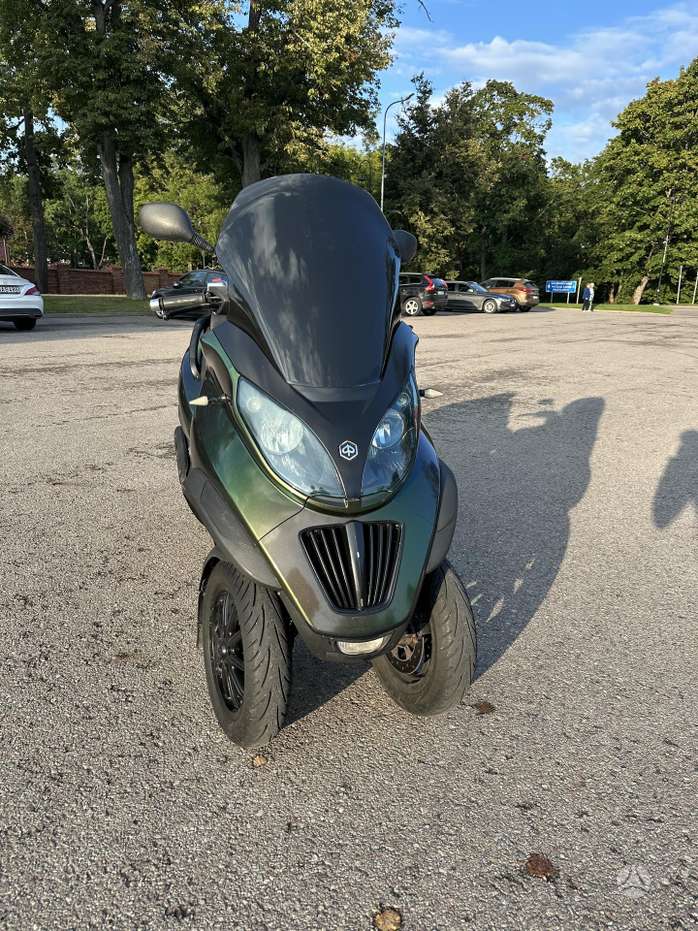 Piaggio MP3 400cc, tricikli