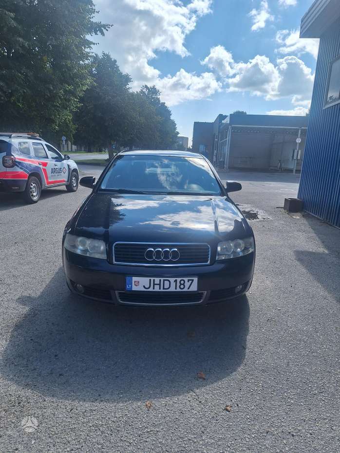 Audi A4, 2.0 l., saloon / sedan