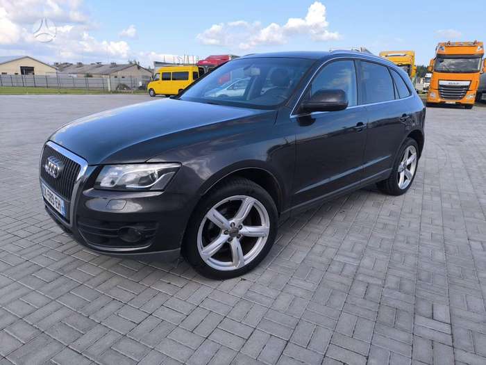 Audi Q5, 2.0 l., off-road / crossover