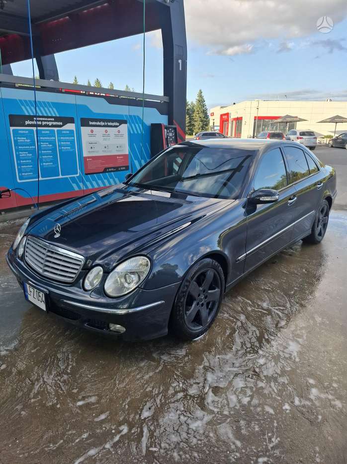 Mercedes-Benz E270, 2.7 l., Седан