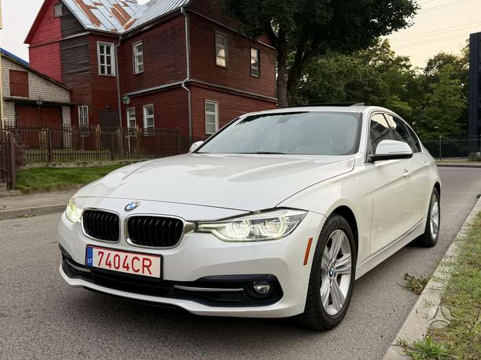 BMW 330, 2.0 l., Седан