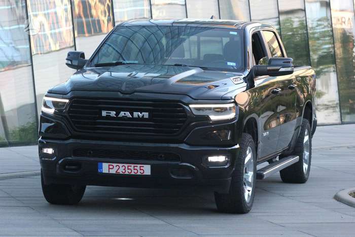 RAM 1500, 5.7 l., Пикап